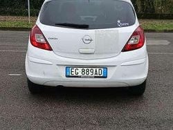 Usata 2010 Opel Corsa Edition Tre volumi | 2500 € (Buon prezzo)