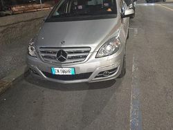 Grigio Usata 2011 Mercedes B180 Premium Monovolume | 3400 €