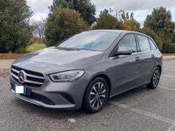 Grigio Usata 2021 Mercedes B180 Executive Monovolume | 25.990 € (Buon prezzo)