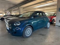 Verde Usata 2023 Fiat 500e Tre volumi | 15.750 € (Ottimo prezzo)