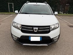 Bianco Usata 2016 Dacia Sandero Stepway Tre volumi | 7300 € (Buon prezzo)