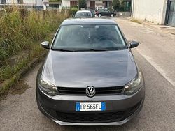 Grigio Usata 2011 VW Polo Tre volumi | 4700 € (Buon prezzo)