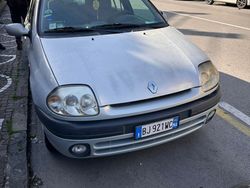 Grigio Usata 2000 Renault Clio II Due volumi | 2000 € (Molto cara)