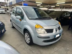 Grigio Usata 2005 Renault Modus Monovolume | 1700 € (Buon prezzo)