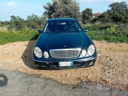 Blu Usata 2004 Mercedes E270 Tre volumi | 1500 €