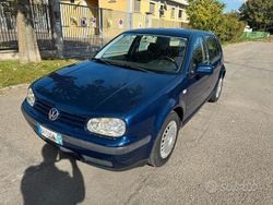 Blu Usata 2000 VW Golf IV Comfortline Tre volumi | 1600 € (Ottimo prezzo)