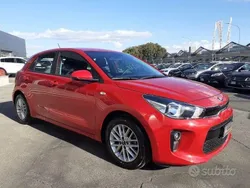 Rosso / metallizzato Usata 2020 Kia Rio Tre volumi | 13.450 € (Buon prezzo)