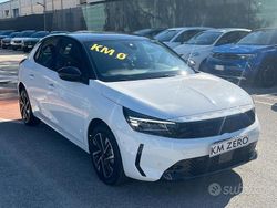 Bianco Nuova 2025 Opel Corsa Tre volumi | 19.250 € (Cara)