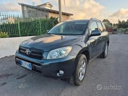 Grigio Usata 2006 Toyota RAV4 SUV | 6450 € (Buon prezzo)