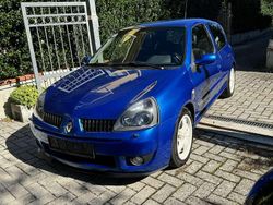Blu/azzurro Usata 2005 Renault Clio II Tre volumi | 9900 € (Ottimo prezzo)