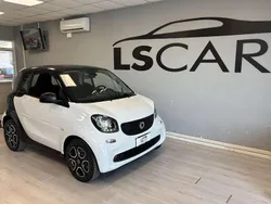 Bianco Usata 2016 Smart ForTwo Coupé Passion Due volumi | 9990 € (Ottimo prezzo)
