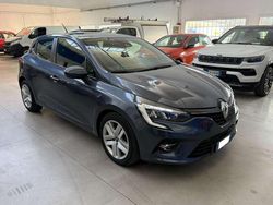 Grigio Usata 2022 Renault Clio V Business Tre volumi | 8900 € (Ottimo prezzo)