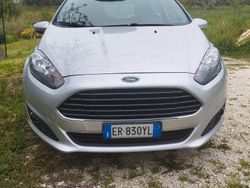 Grigio Usata 2013 Ford Fiesta Due volumi | 4500 € (Buon prezzo)