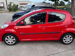 Rosso Usata 2010 Peugeot 107 Allure Due volumi | 5000 € (Buon prezzo)