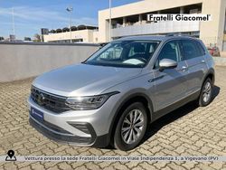 Reflex silver metallizzato Usata 2022 VW Tiguan Life SUV | 25.400 € (Buon prezzo)