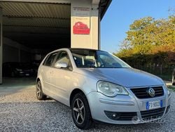 Grigio Usata 2006 VW Polo Sportline Tre volumi | 2200 € (Buon prezzo)