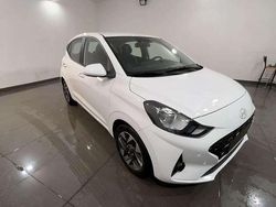 Bianco Nuova 2025 Hyundai i10 Due volumi | 15.290 €