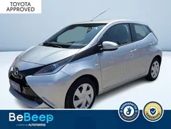 Argento metallizzato Usata 2016 Toyota Aygo X-play Due volumi | 9000 € (Buon prezzo)