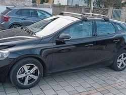 Nero Usata 2018 Volvo V40 Kinetic Tre volumi | 13.500 € (Ottimo prezzo)