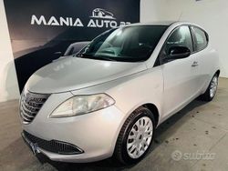 Argento Usata 2015 Lancia Ypsilon Platinum Due volumi | 4990 € (Ottimo prezzo)