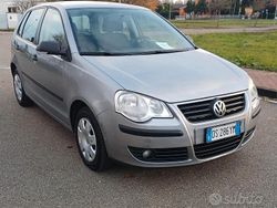 Grigio Usata 2008 VW Polo Comfortline Tre volumi | 3700 € (Buon prezzo)
