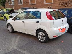 Usata 2015 Fiat Grande Punto Street Due volumi | 6300 € (Cara)