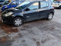 Nero Usata 2010 Renault Clio II Tre volumi | 3000 € (Buon prezzo)