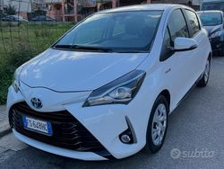 Bianco Usata 2018 Toyota Yaris Hybrid Tre volumi | 10.200 €