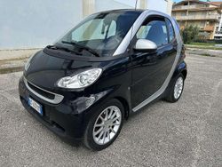 Usata 2009 Smart ForTwo Coupé Due volumi | 2999 € (Ottimo prezzo)