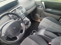 Usata 2005 Renault Scénic II Monovolume | 1900 € (Cara)