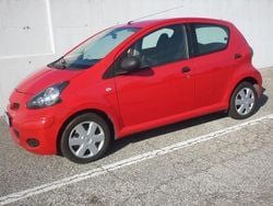 Rosso Usata 2012 Toyota Aygo Connect Style Due volumi | 5900 € (Buon prezzo)