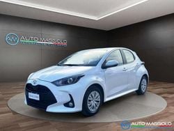 Bianco Usata 2023 Toyota Yaris Active Tre volumi | 14.000 € (Buon prezzo)