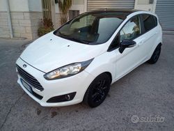 Usata 2016 Ford Fiesta Tre volumi | 7990 € (Buon prezzo)