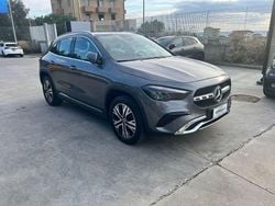 Grigio Usata 2023 Mercedes GLA200 Advanced SUV | 36.900 € (Buon prezzo)