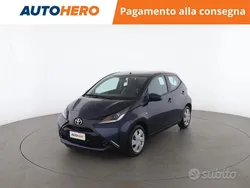 Blu/azzurro Usata 2015 Toyota Aygo X-play Due volumi | 9199 € (Buon prezzo)