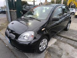 Nero Usata 2004 Toyota Yaris Sol Tre volumi | 2700 € (Buon prezzo)