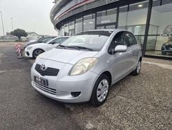 Argento Usata 2007 Toyota Yaris Sol Tre volumi | 2900 € (Ottimo prezzo)