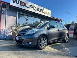 Grigio Usata 2014 Toyota Yaris Lounge Tre volumi | 8500 € (Buon prezzo)