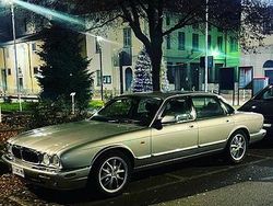 Grigio Usata 1998 Jaguar XJ8 Executive Tre volumi | 13.000 € (Ottimo prezzo)