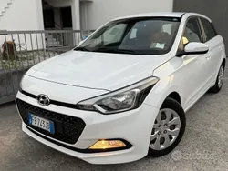 Usata 2015 Hyundai i20 Tre volumi | 5700 € (Buon prezzo)