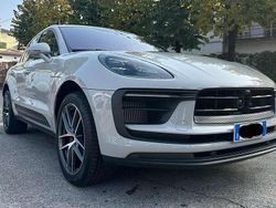 Grigio Usata 2023 Porsche Macan SUV | 75.000 € (Buon prezzo)