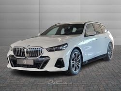 Bianco Nuova 2025 BMW 540 Station wagon | 80.500 € (Molto cara)