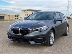 Grigio Usata 2021 BMW 118 Advantage Due volumi | 25.900 € (Buon prezzo)