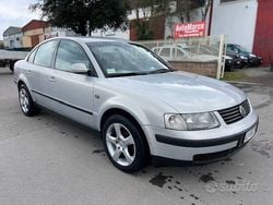 Usata 1998 VW Passat Tre volumi | 2500 € (Buon prezzo)