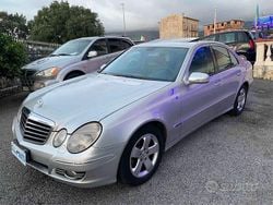 Grigio Usata 2003 Mercedes E270 Tre volumi | 2599 € (Buon prezzo)