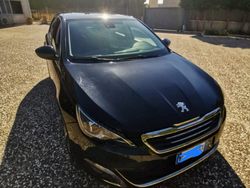 Usata 2017 Peugeot 308 Tre volumi | 9800 € (Buon prezzo)