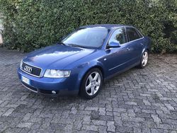 Blu/azzurro Usata 2001 Audi A4 Tre volumi | 3500 € (Buon prezzo)