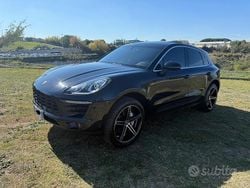 Nero Usata 2014 Porsche Macan S SUV | 33.000 € (Buon prezzo)
