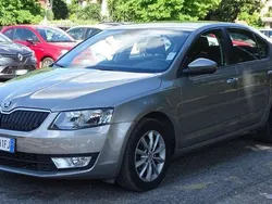 Grigio Usata 2016 Skoda Octavia Style Tre volumi | 12.000 € (Buon prezzo)
