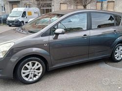 Grigio Usata 2008 Toyota Verso Monovolume | 2500 €
